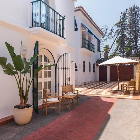 Сasa de vacaciones 18 Suits Chalet Puerto Banus Marbella