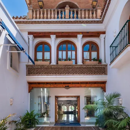 18 Suits Chalet Puerto Banus Holiday home Marbella