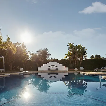 18 Suits Chalet Puerto Banus * Marbella
