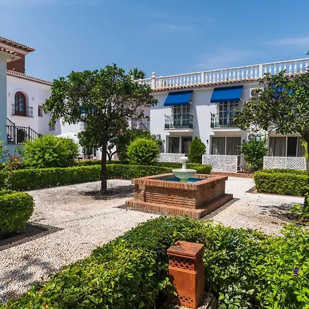 18 Suits Chalet Puerto Banus * Marbella