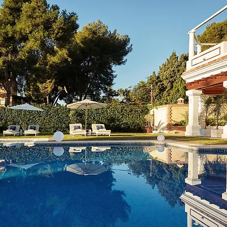 18 Suits Chalet Puerto Banus Marbella